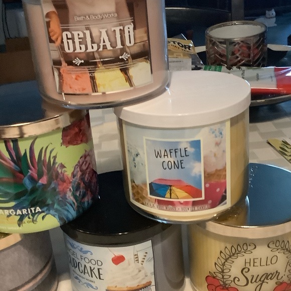 Bath & Body Works Candle Set - Blue, Purple, Pink, White - Picture 3 of 11